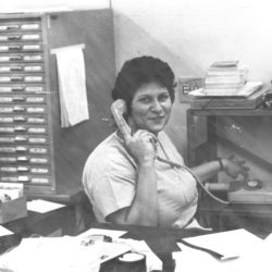 Joana D'Arc Inácio Ferreira, bibliotecária da Fundação João Pinheiro (1983)